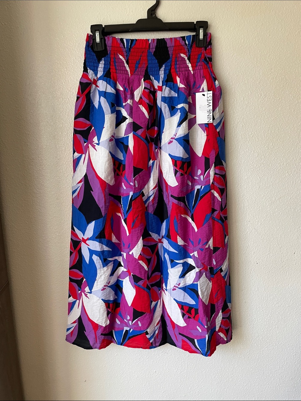 Women's Nine West Smocked Waist Midi Skirt - Picture 3 of 3